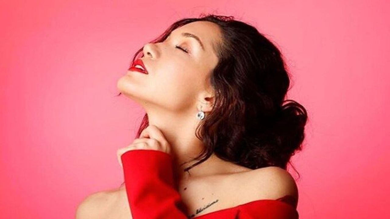 Çukur'un Nehir'i Hazal Subaşı instagramı adeta salladı