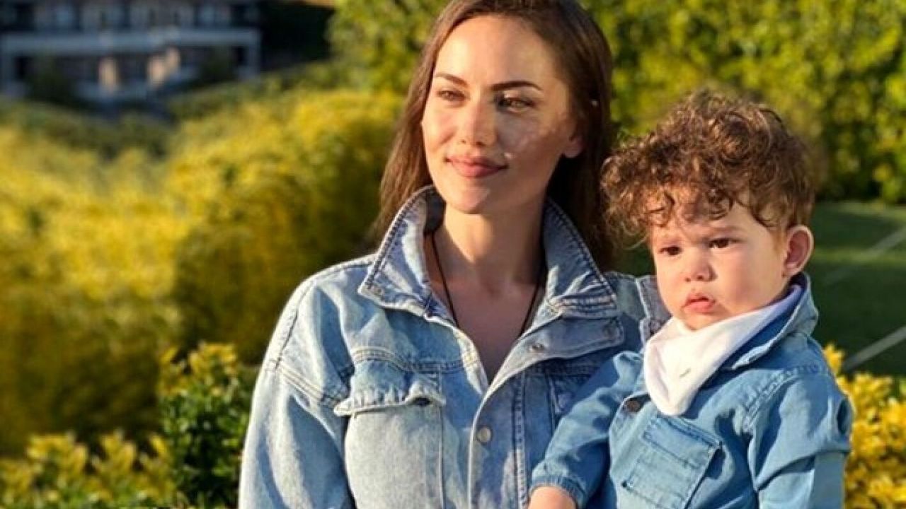 Fahriye Evcen'in o kararı hayranlarını kızdırdı