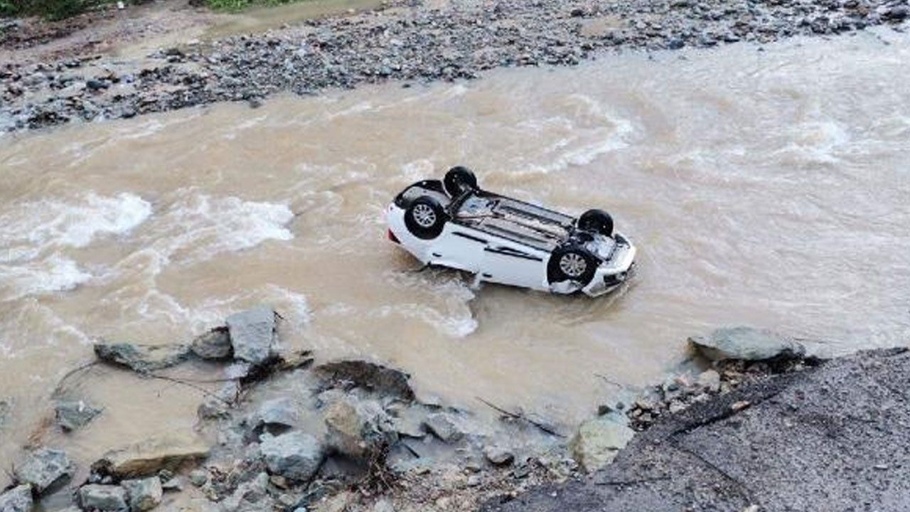 Giresun Güce'de otomobil dereye uçtu! Sürücü kayıp