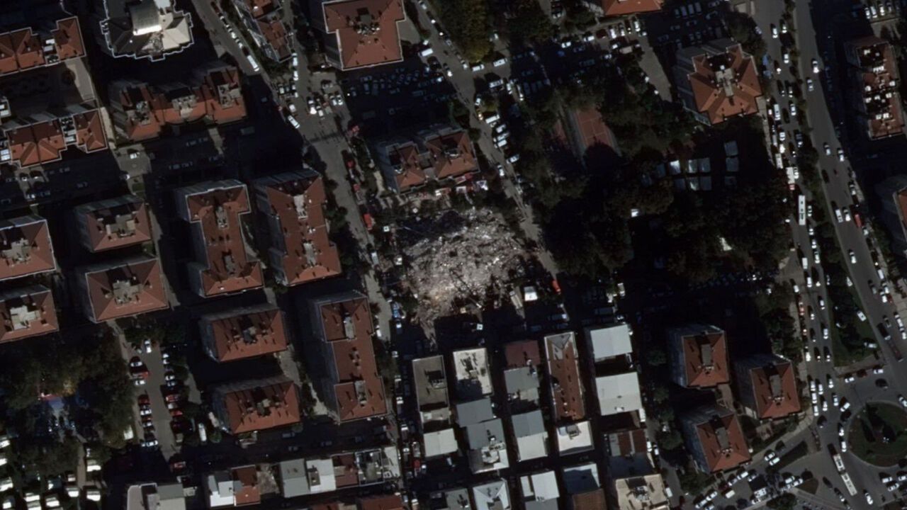 İzmir'in havadan fotoğrafı çekilerek hasar tespiti yapıldı!