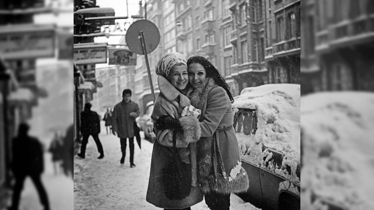 1970'lerden kalma bu fotoğraftaki iki ünlü kim?