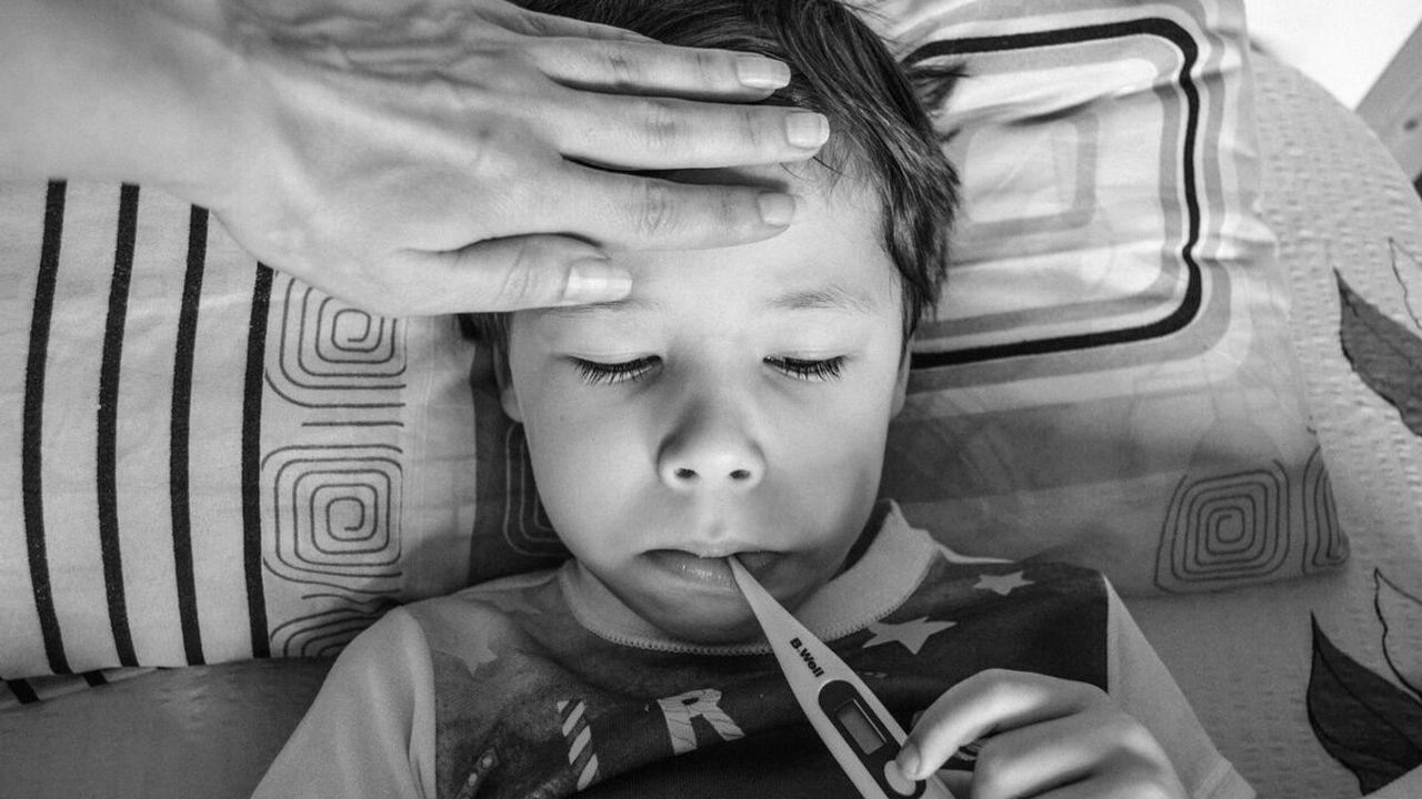 Çocuklarda yüksek ateşle ilgili bilmeniz gerek 5 madde