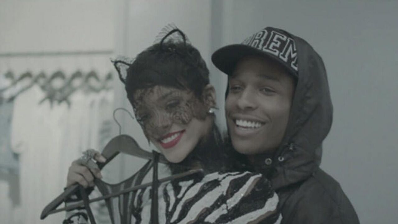 Rihanna sevgili yaptı iddiaları doğru çıktı