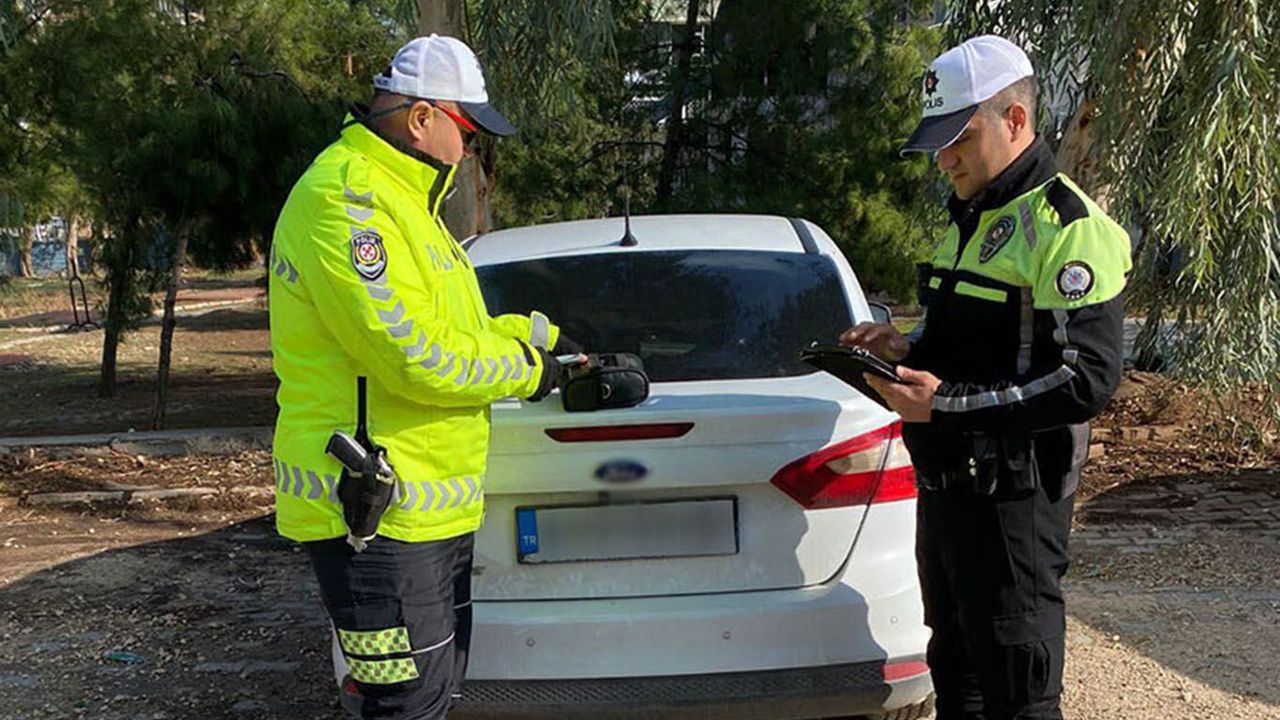 Polisten kaçan ehliyetsiz sürücüye 17 bin TL ceza