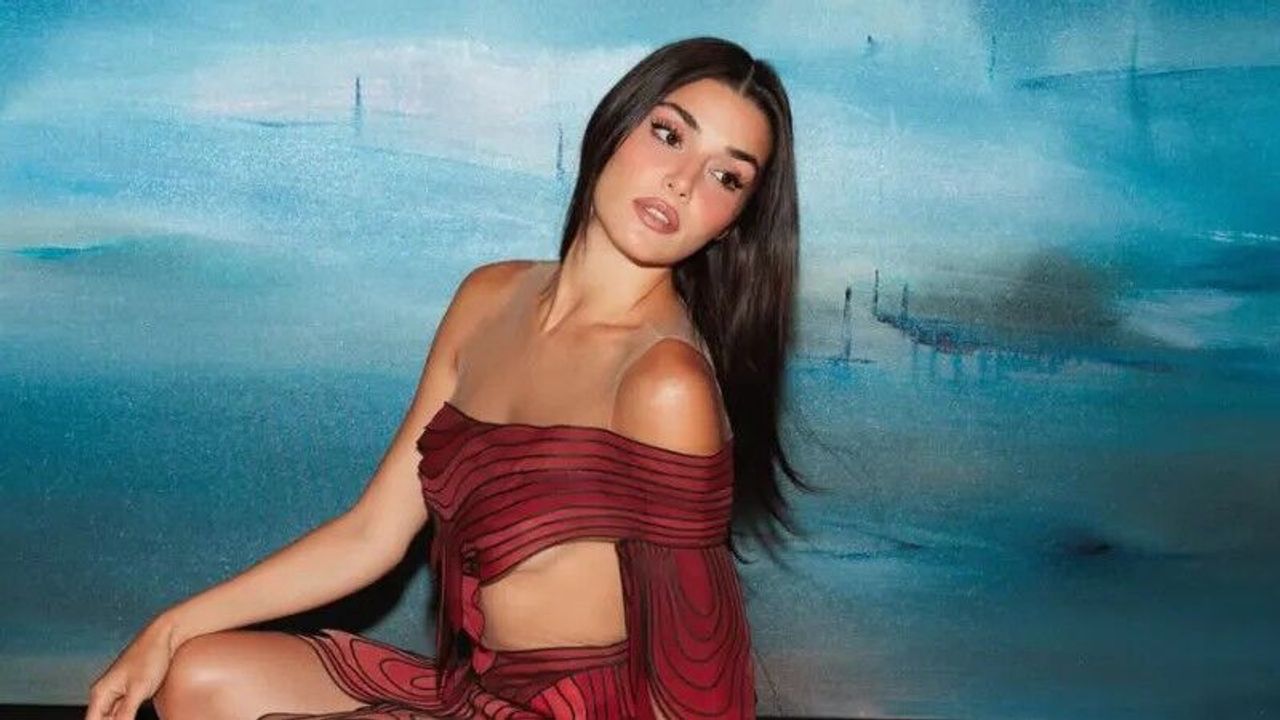 Hande Erçel'in Kimsenin Bilmediği Çalışması Ortaya Çıktı