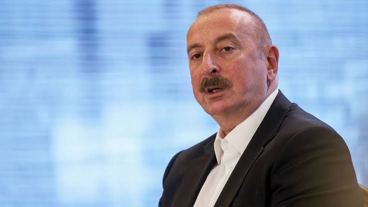 Azerbaycan’dan 31 Türk Vatandaşına Giriş Yasağı! Listede Fatih Erbakan ve Ahmet Çakar da Var