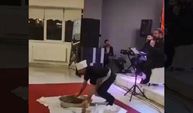 Çiğ köfte şovu yaparken başına bakın ne düştü?!