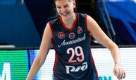Voleybolcu Ebrar Karakurt Rusları erik dalı ile oynatıyor!