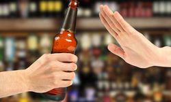 Alkol Zehirlenmesi Neden Olur, Belirtileri Nelerdir? Ne Kadar Alkol Zehirler?