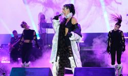 Kuruçeşme Açıkhava Sahnesi’nde Hande Yener Şov