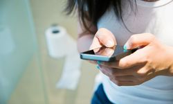 Tuvalette Telefon Kullanmanın Sağlık Üzerindeki Etkileri Nelerdir?
