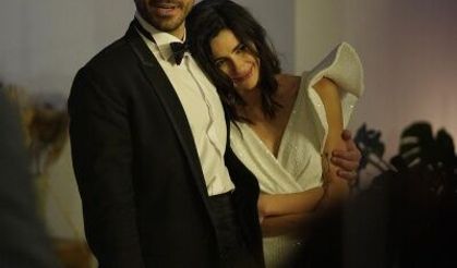 Nesrin Cavadzade'den sevgilisi Gökhan Alkan'a öpücüklü doğum günü sürprizi
