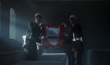Aslıhan Güner 'Komutan' filmindeki ağıt sahnesi ile duygulandırdı