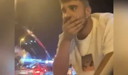 Duran trafikte arkadaşına şaka yapayım derken arabanın camını patlattı