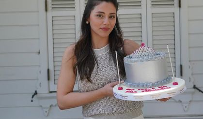 Sıla Türkoğlu'na sette kutlama partisi!
