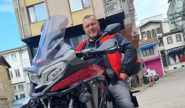 Seslendirme Sanatçısı Ali Bilensir Trafik Kazasında Hayatını Kaybetti! Oğlu Yaralı