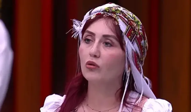 MasterChef'te Şok Ayrılık! Esra Yarışmayı Gözyaşları İçinde Terk Etti