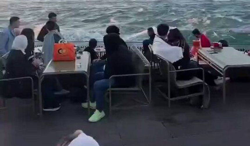 Deniz kenarı keyfi yapıyorlardı! Her şey bir anda oldu