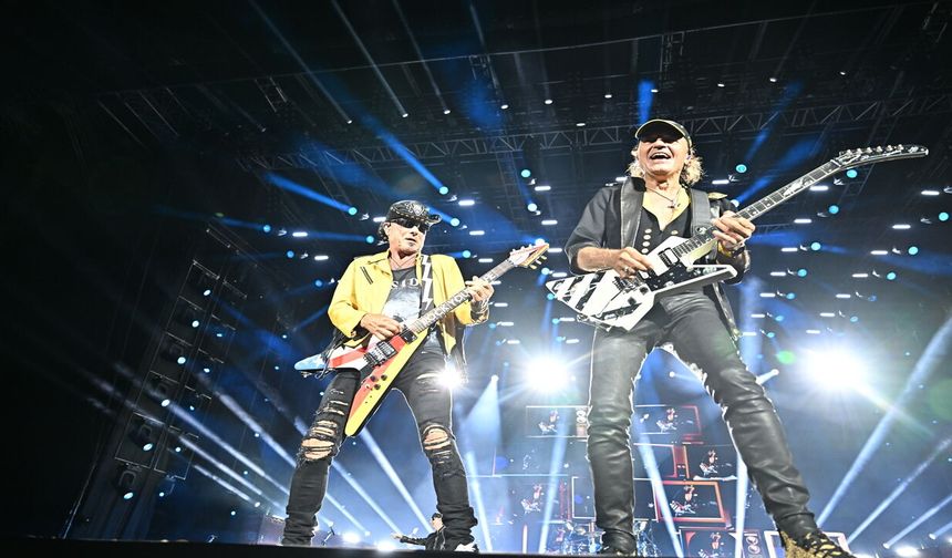 Scorpions İstanbul'u Salladı! 33 Yıl Sonra Aynı Stadyumda Tarih Yazdılar