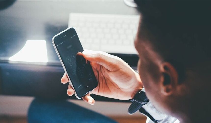 Telefon Başında Saatler Geçiriyorsa Dikkat! Sinsi Bağımlılık Alarmı!