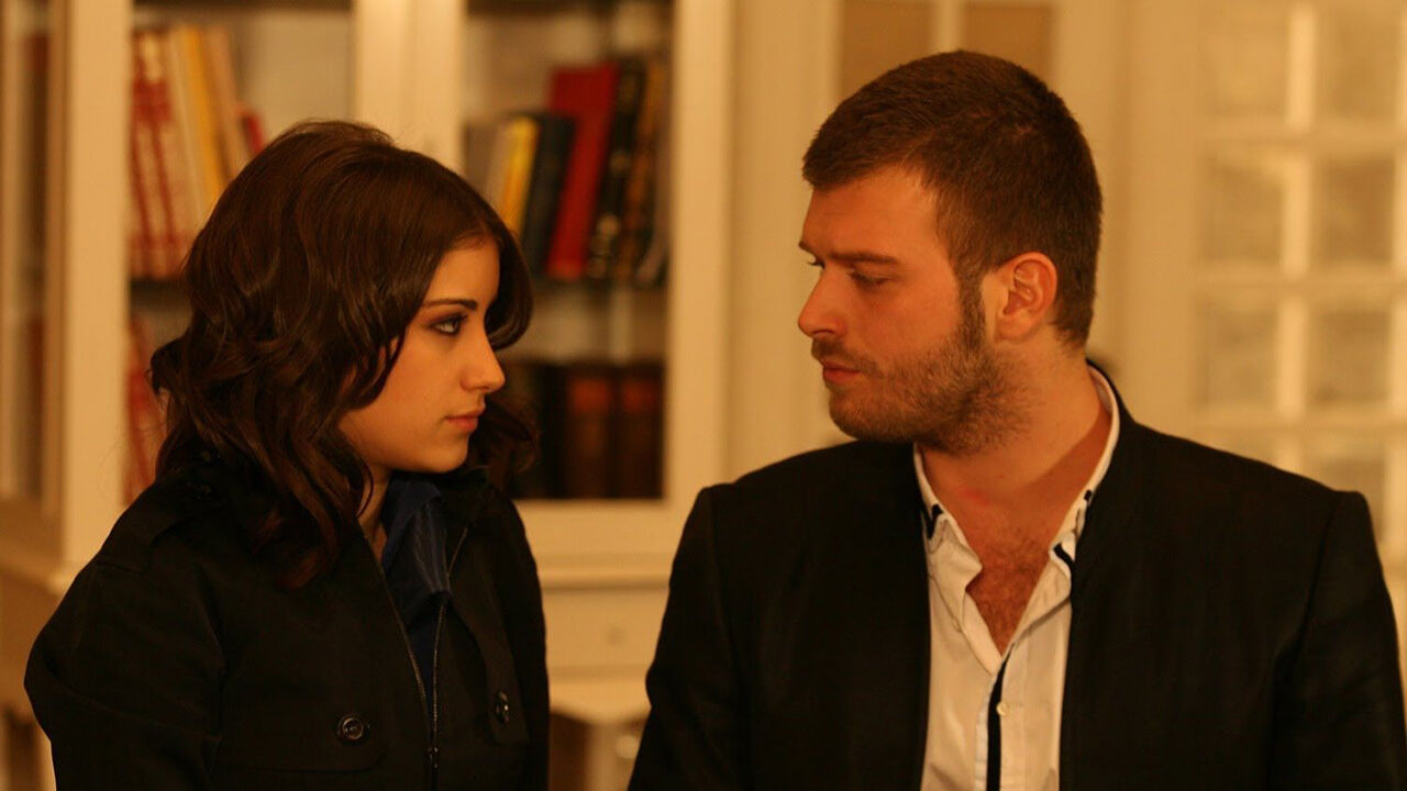 Hazal Kaya Aşk-ı Memnu