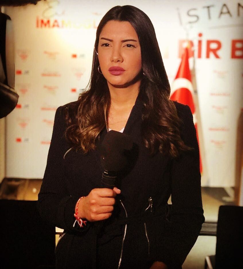fulya öztürk mikrofonlu