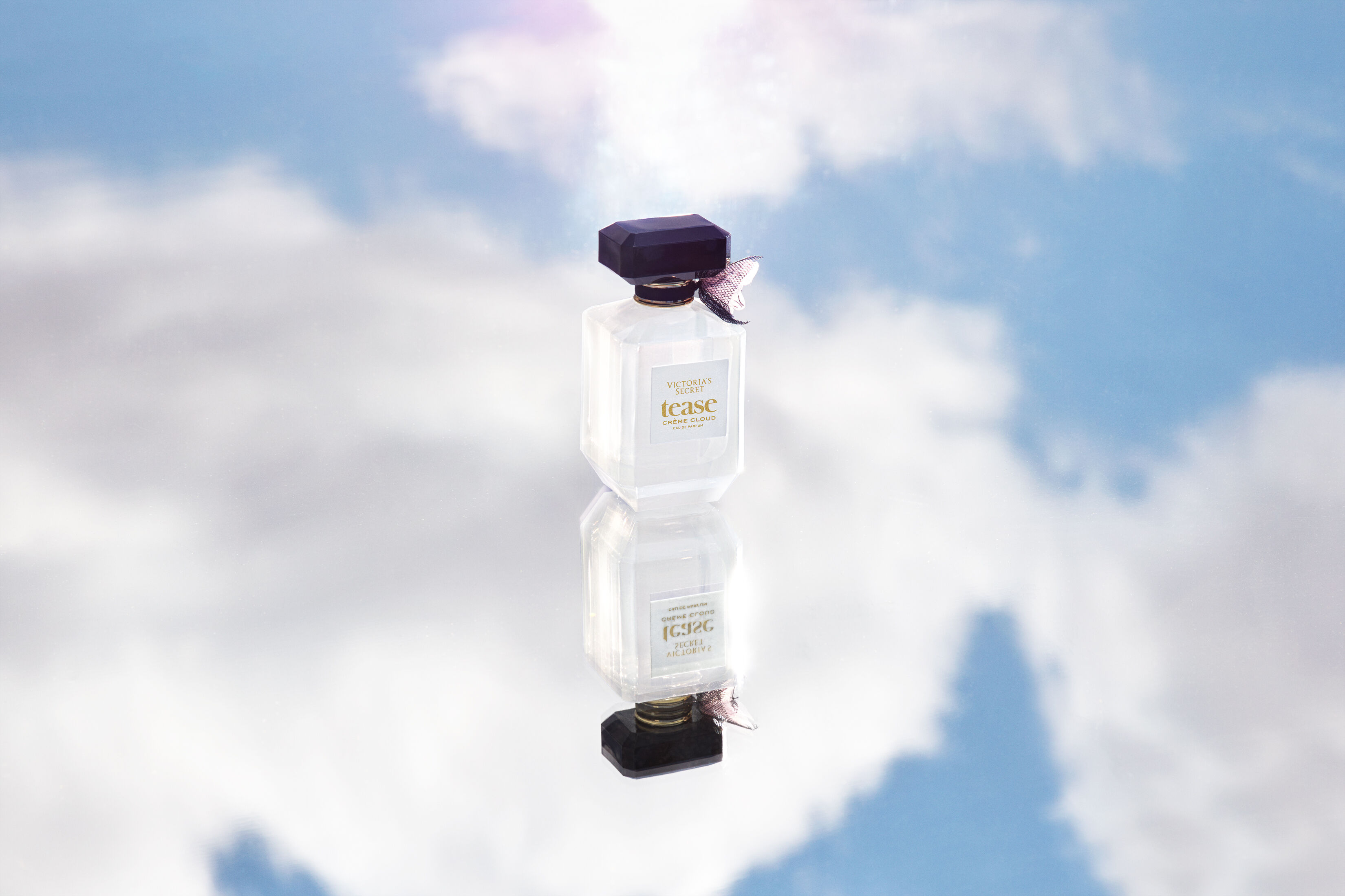 1646163838_Victoria_s_Secret_Tease_Creme_Cloud_eau_de_parfum_100_ml_1749_TL__50_ml_1299_TL_