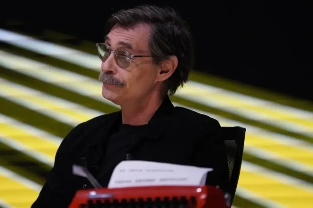 Erdal Beşikçioğlu Az Önce Konuştum (2)