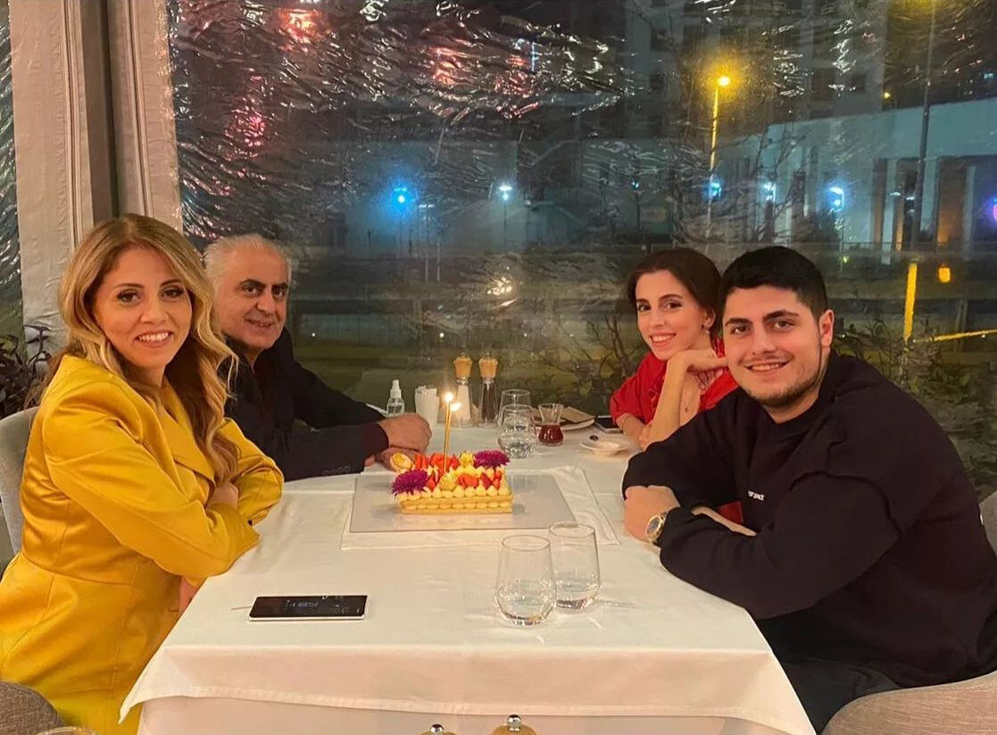 hülya kuran ve ailesi (1)