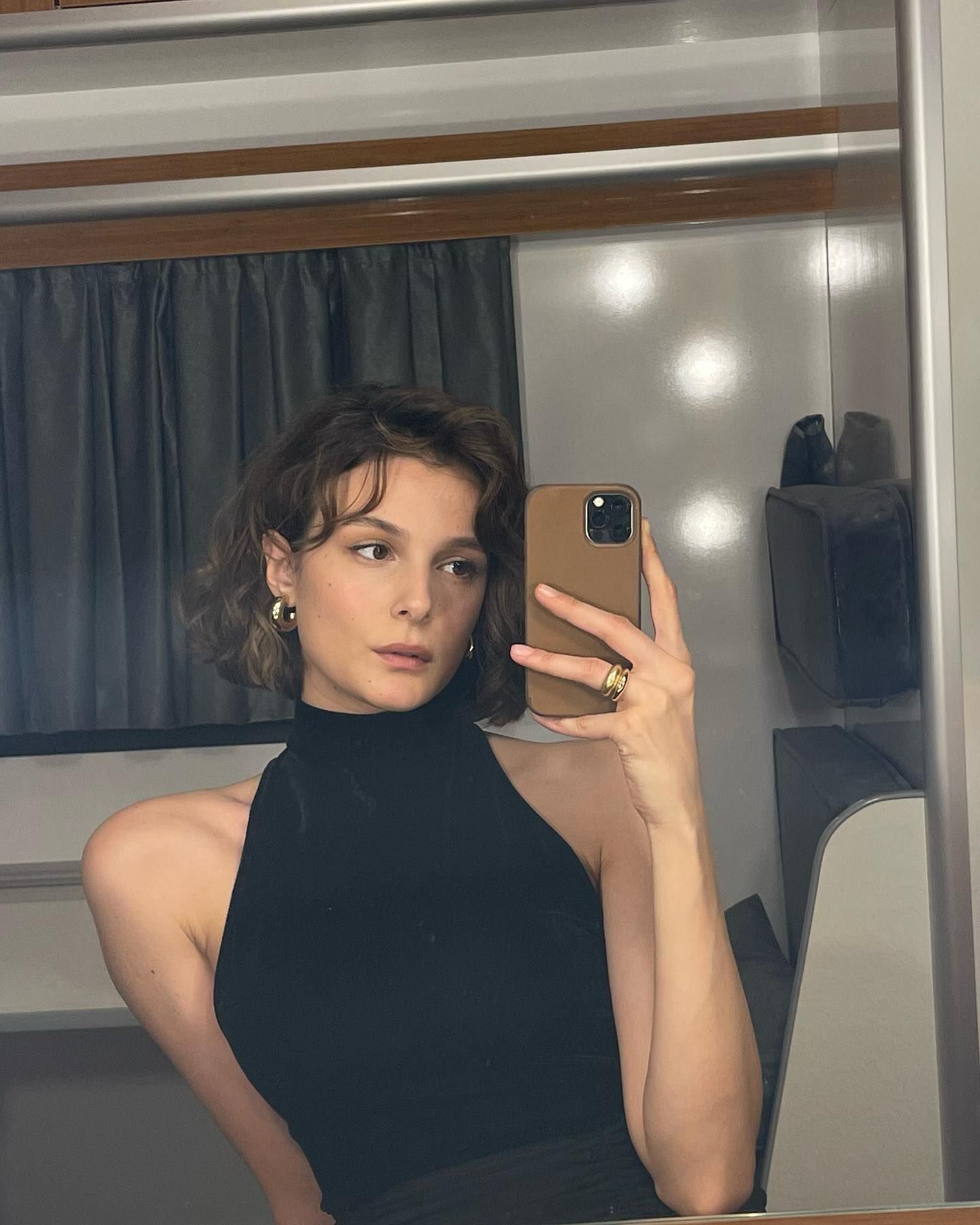 büşra develi (1)