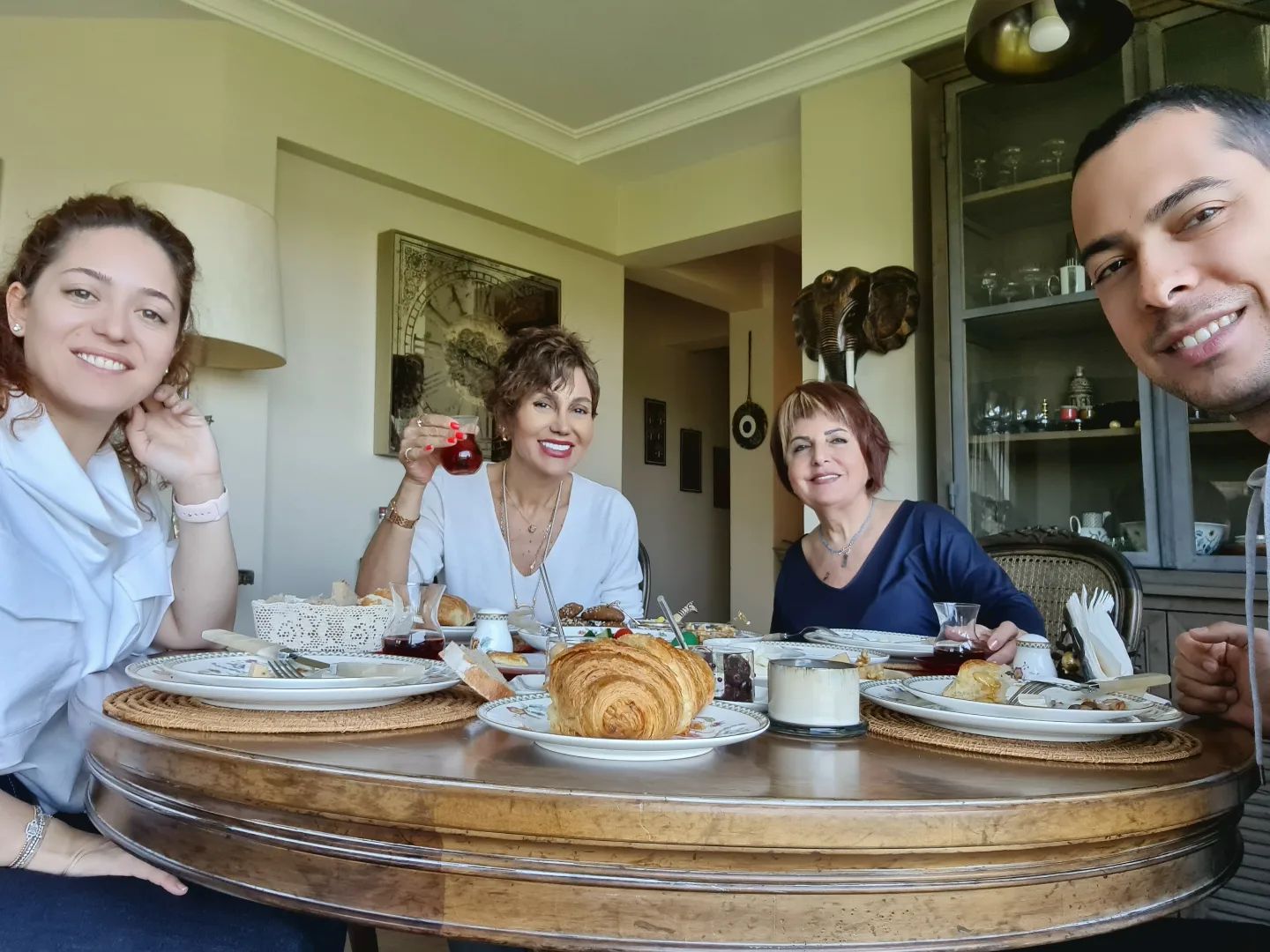 Serap Paköz ve Ailesi