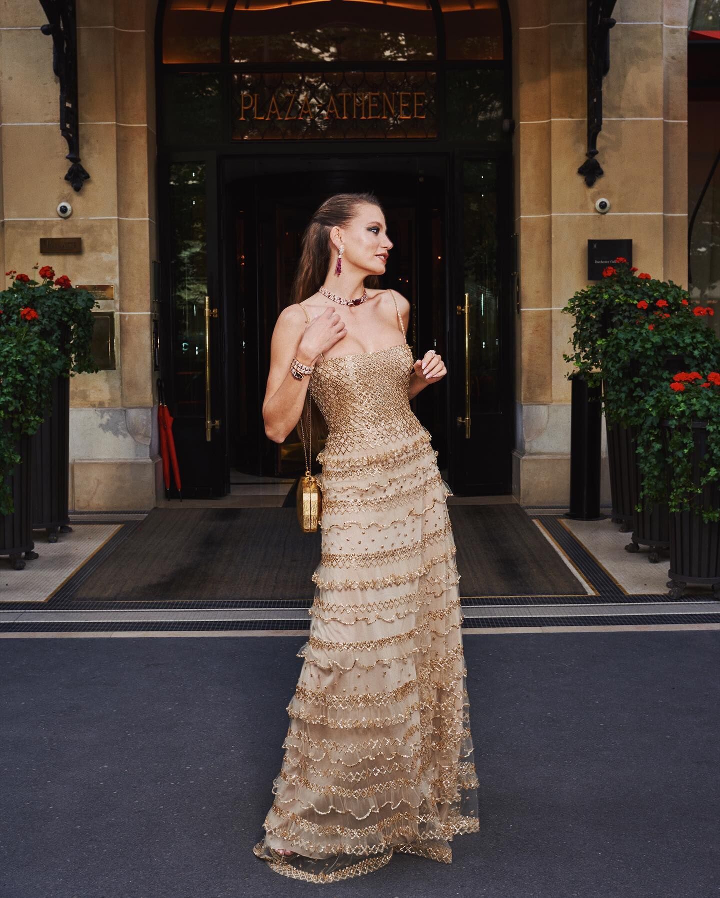 Serenay Sarıkaya (7)