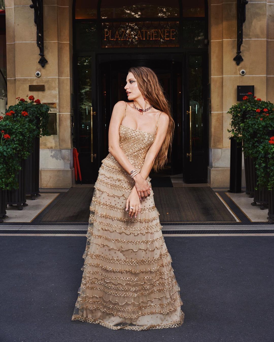 Serenay Sarıkaya (8)