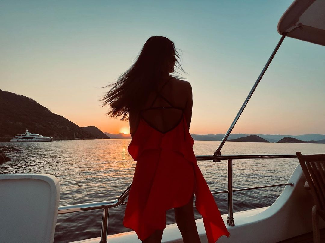 Demet Özdemir (19)