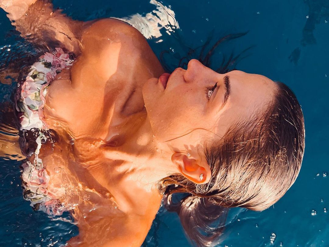 Demet Özdemir (21)