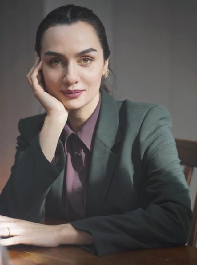 oyuncu-birce-akalay-dan-doviz-kurunun-artisina-15090736_8495_m
