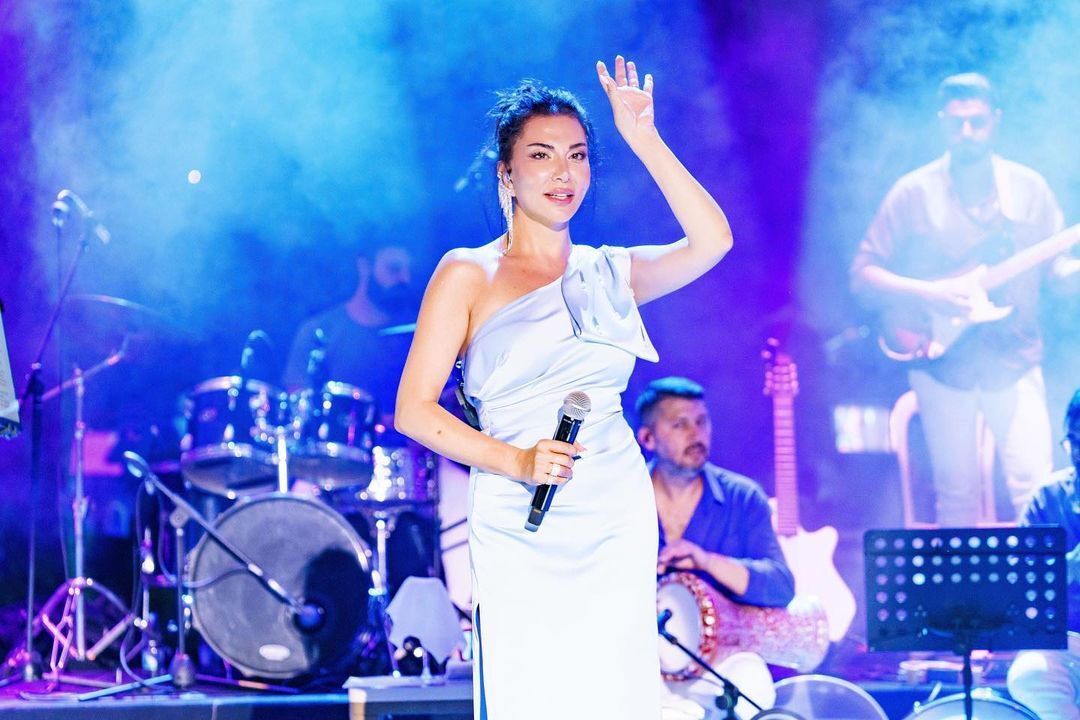 Ebru Yaşar Ayvalık (1)