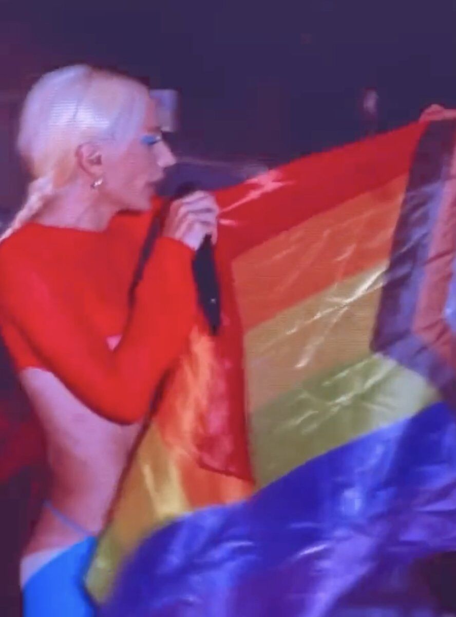 Gülşen LGBT 3