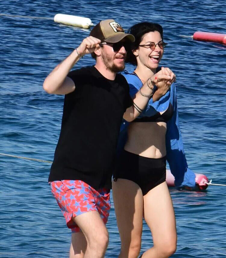 Merve Boluğur ve Mert Aydın 5