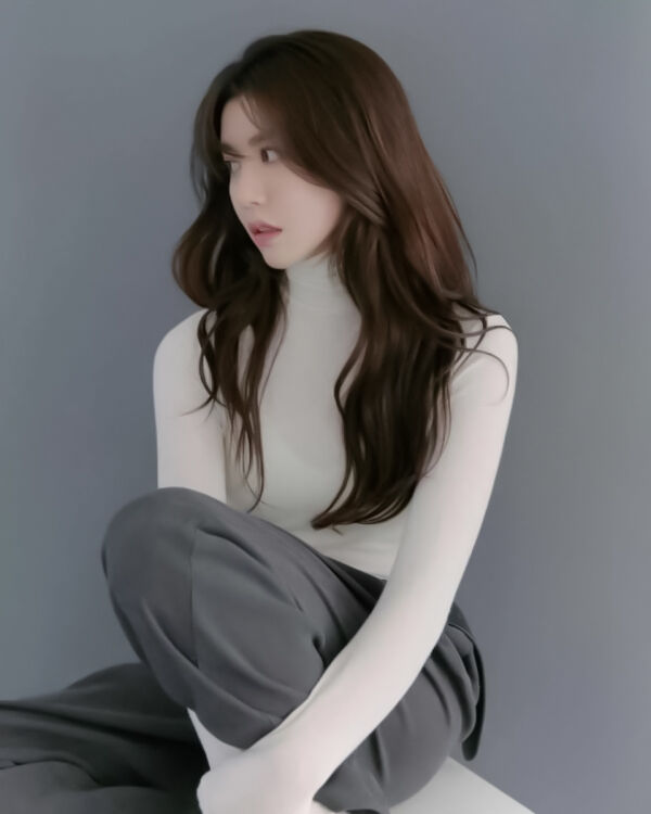Yoo Ju Eun 1