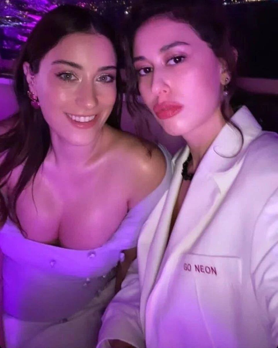Hazal Kaya (20)