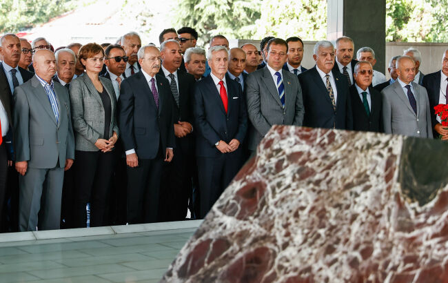 Kemal Kılıçdaroğlu Mezar Ziyaret 1