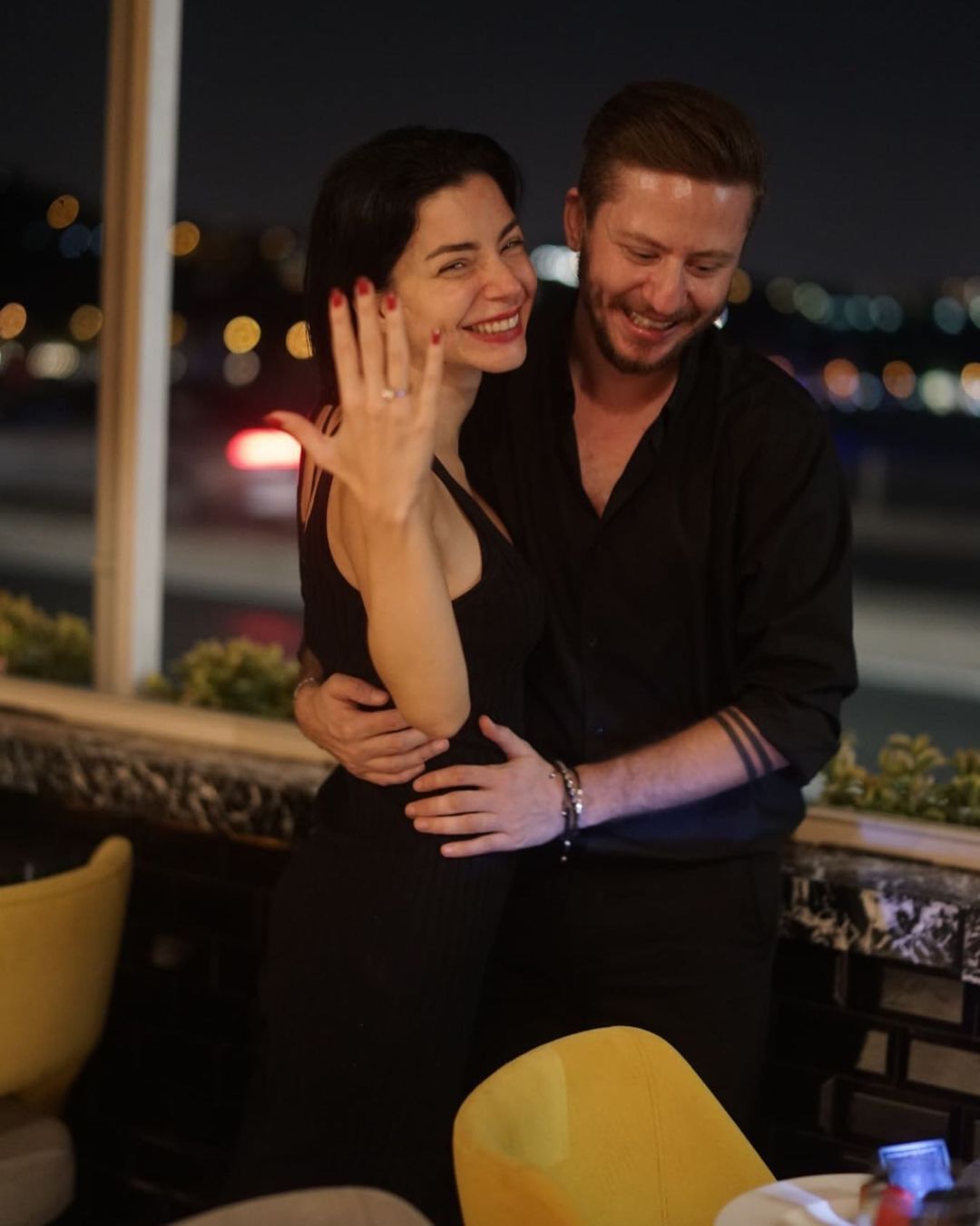 Merve Boluğur ve Mert Aydın (1)