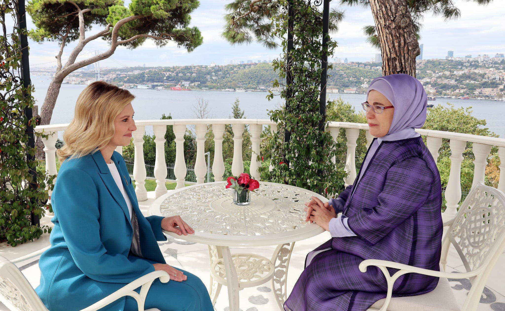 Emine Erdoğan ve Olena Zelenska 1