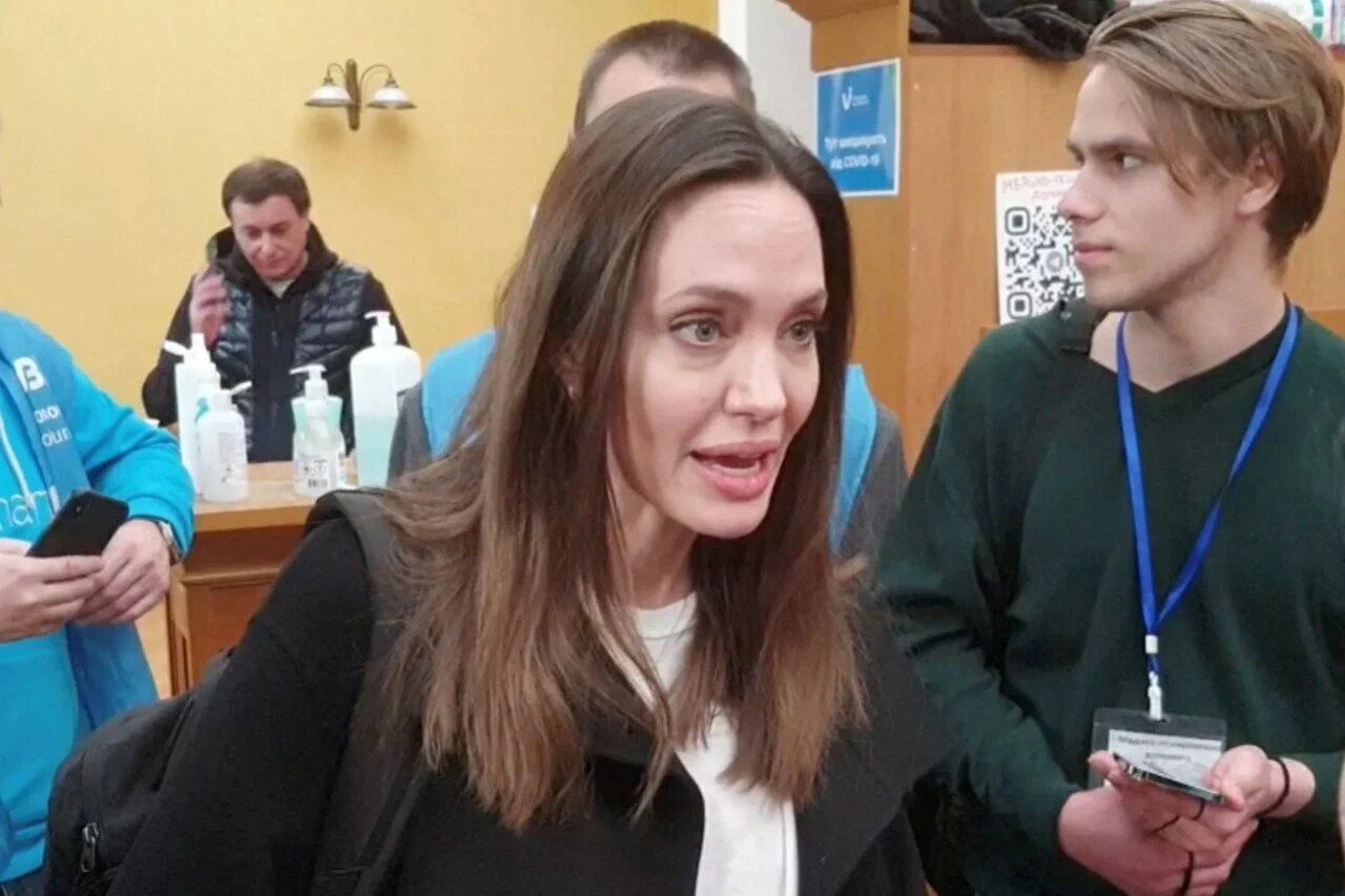 Angelina Jolie 2