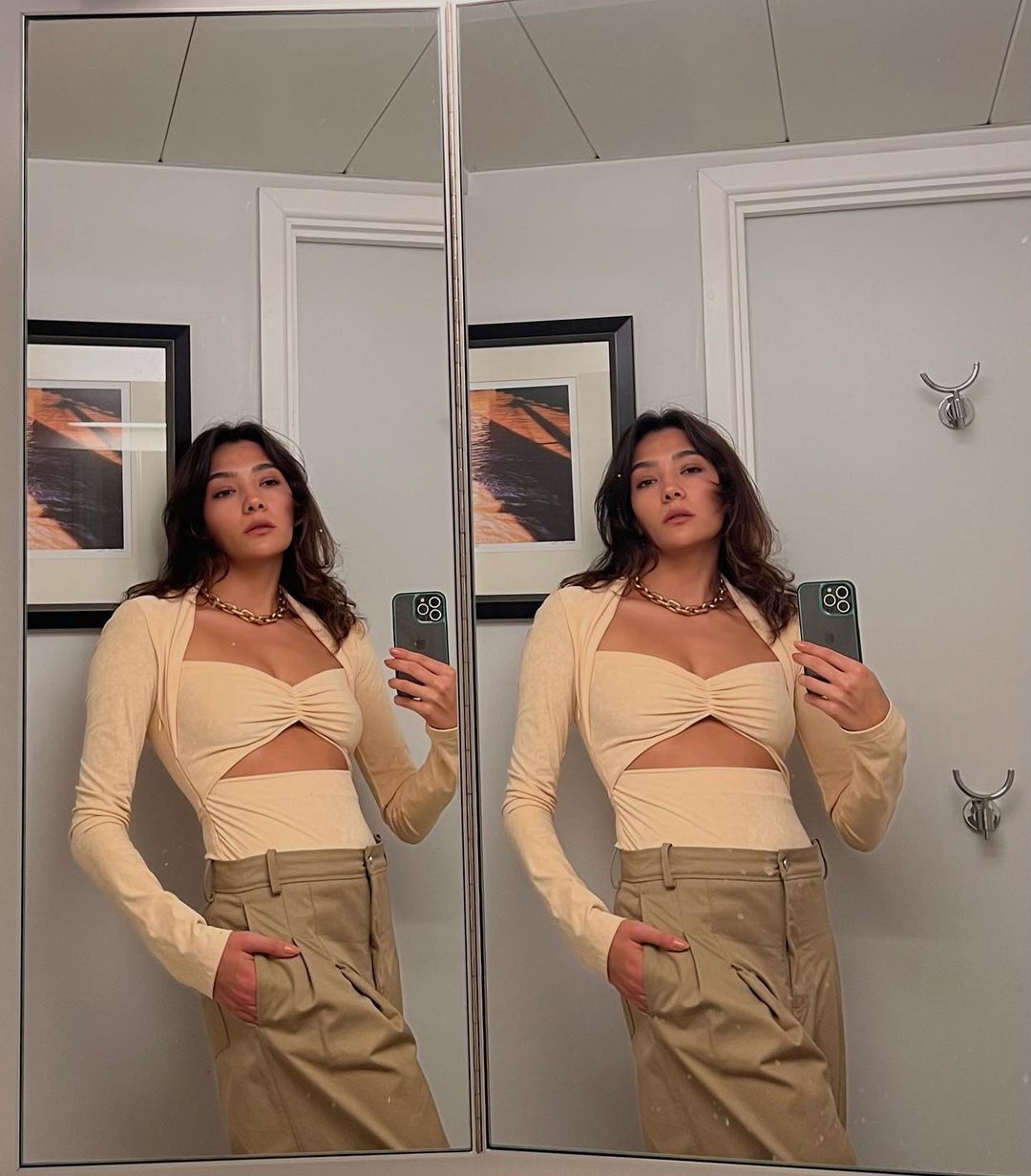 Aybüke Pusat (31)