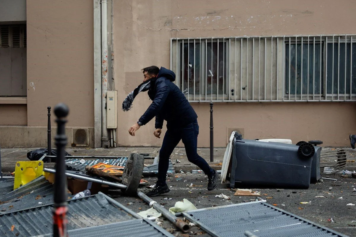 Fransa'nın başkenti Paris'te tansiyon yüksek!