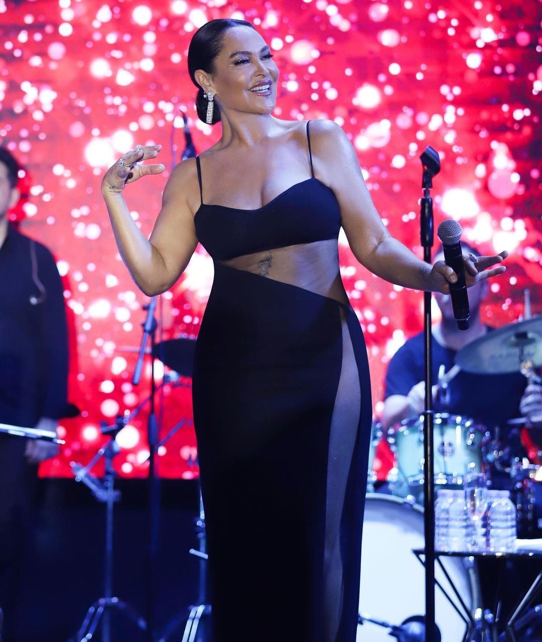 Hülya Avşar (30)