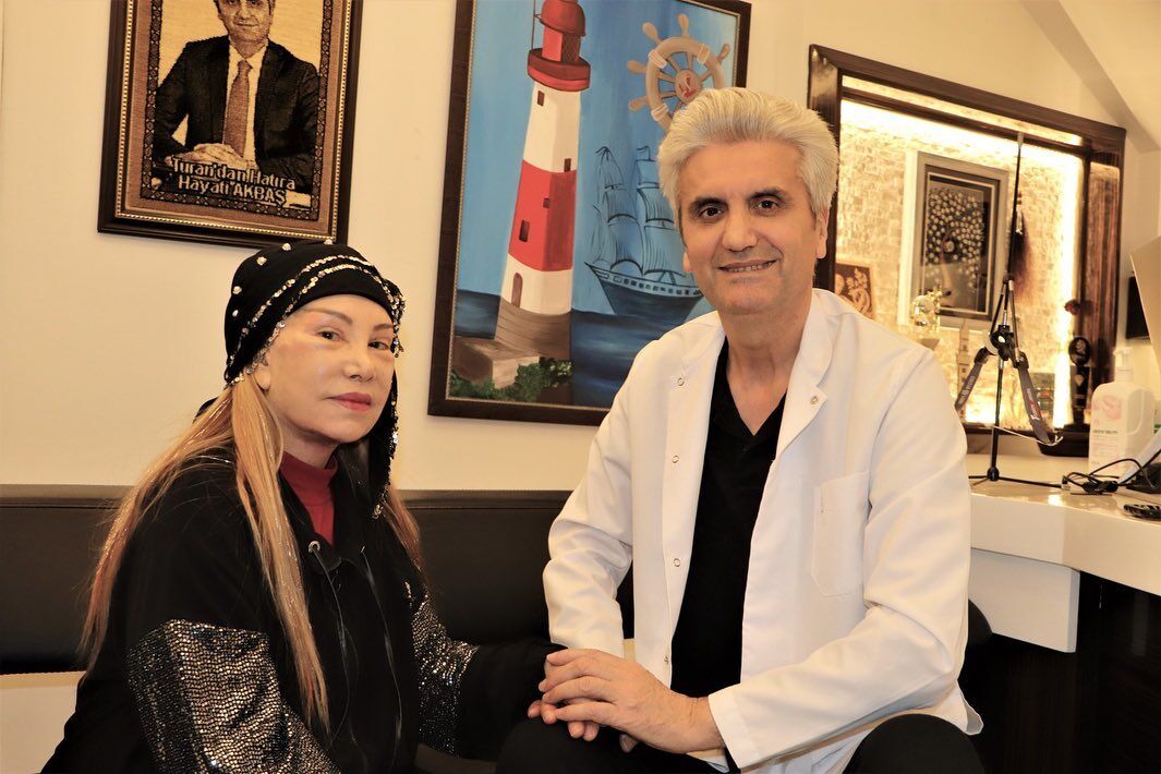 Bedia Akartürk ve Hayati Akbaş (2)