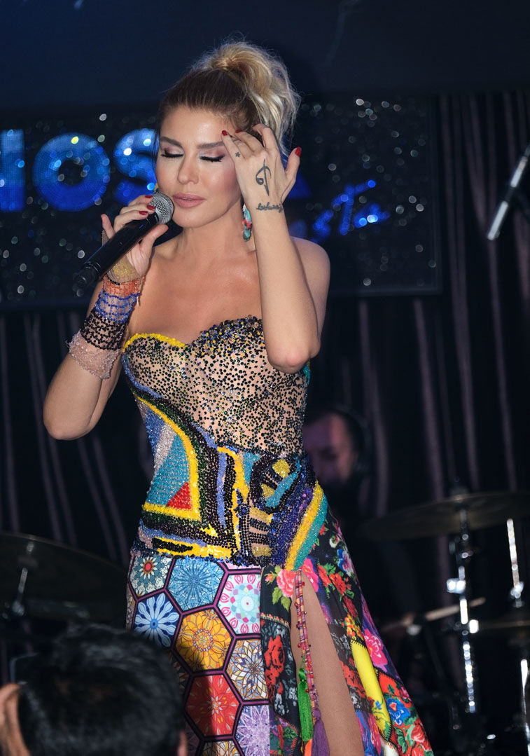 Gülben Ergen (1)